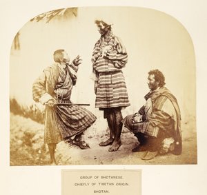 一群Bhotanese，主要或西藏血统，Bhotan，来自印度人民，由J. Forbes Watson出版，1868年出版（蛋白印刷品） 作者 英国摄影师
